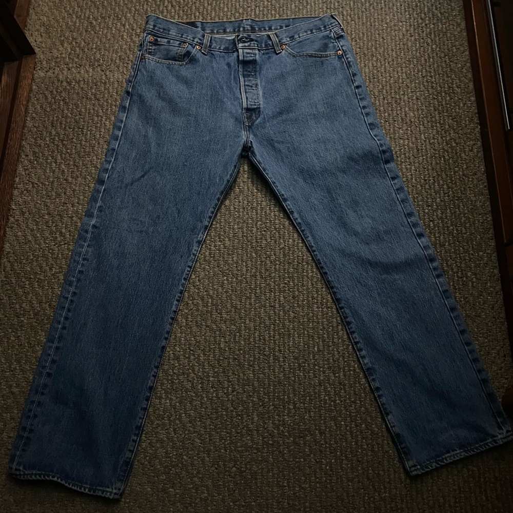 501’ jeans are new and never worn before. Got them straight from macys.